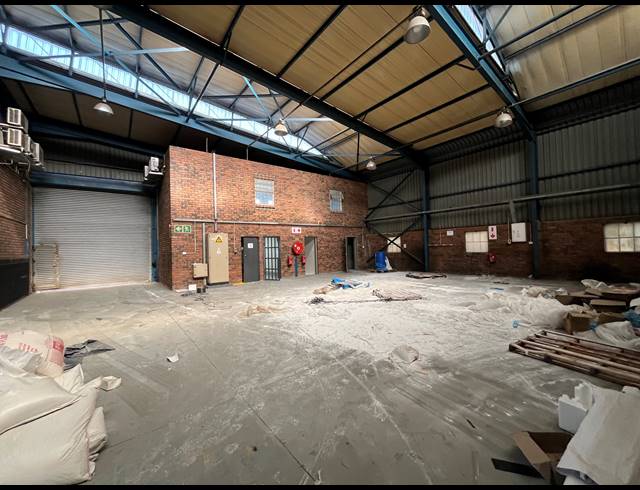 435M² WAREHOUSE TO LET IN SEBENZA